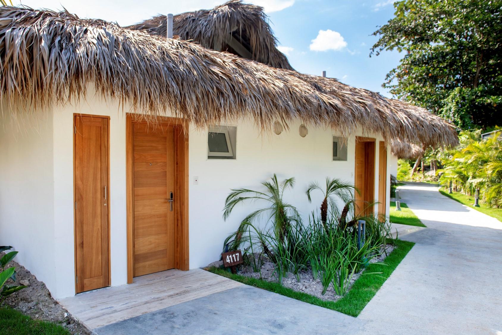 فيفا ويندام في سامانا - منتجع شامل الكل، للكبار فقط لاس تاريناس المظهر الخارجي الصورة A bungalow at the resort