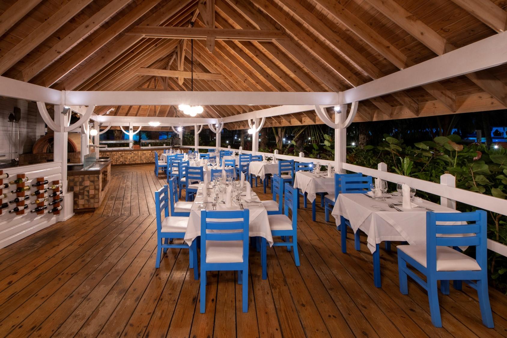 فيفا ويندام في سامانا - منتجع شامل الكل، للكبار فقط لاس تاريناس المظهر الخارجي الصورة Restaurant at the Hotel