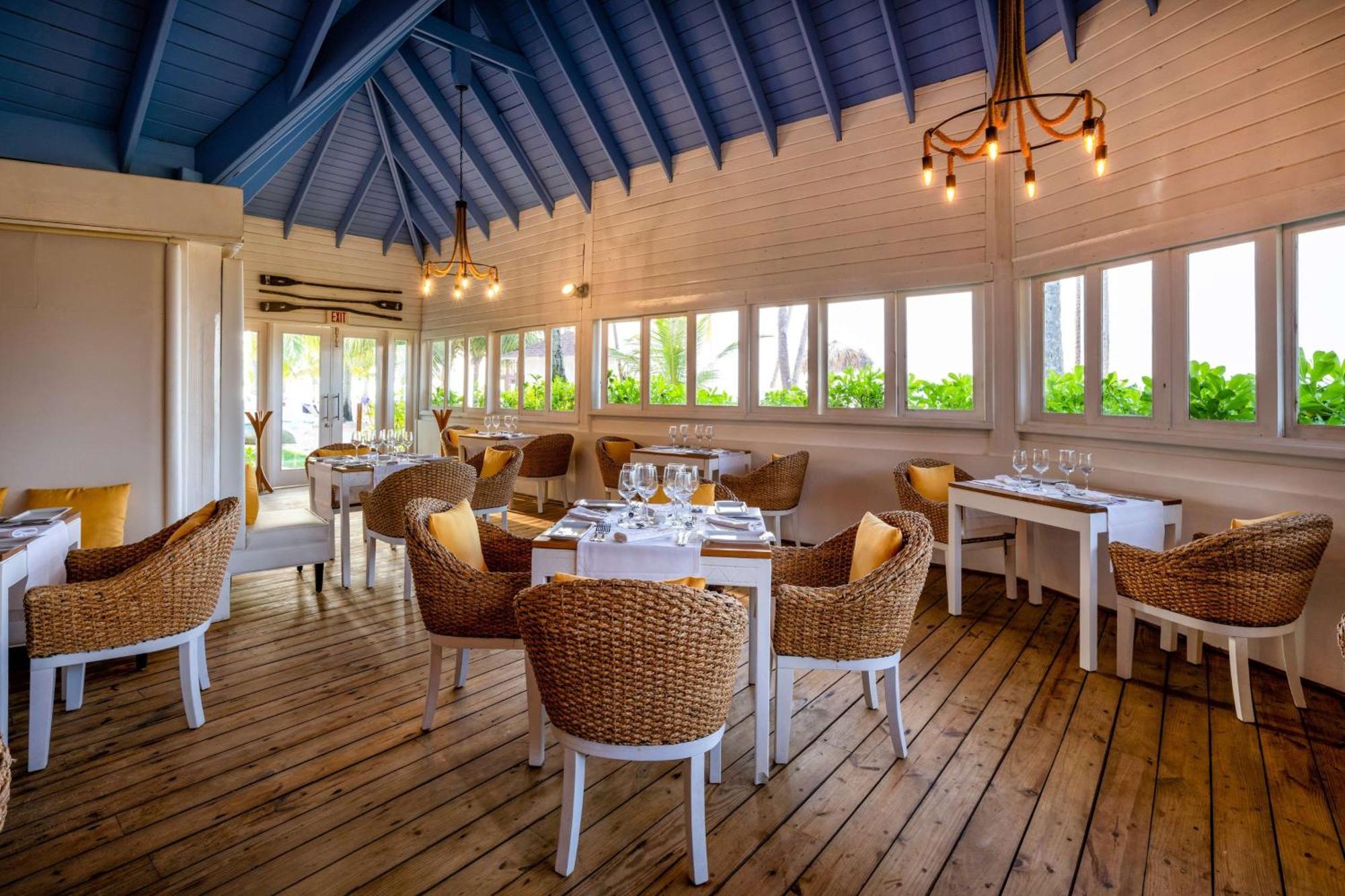 فيفا ويندام في سامانا - منتجع شامل الكل، للكبار فقط لاس تاريناس المظهر الخارجي الصورة The restaurant at the hotel
