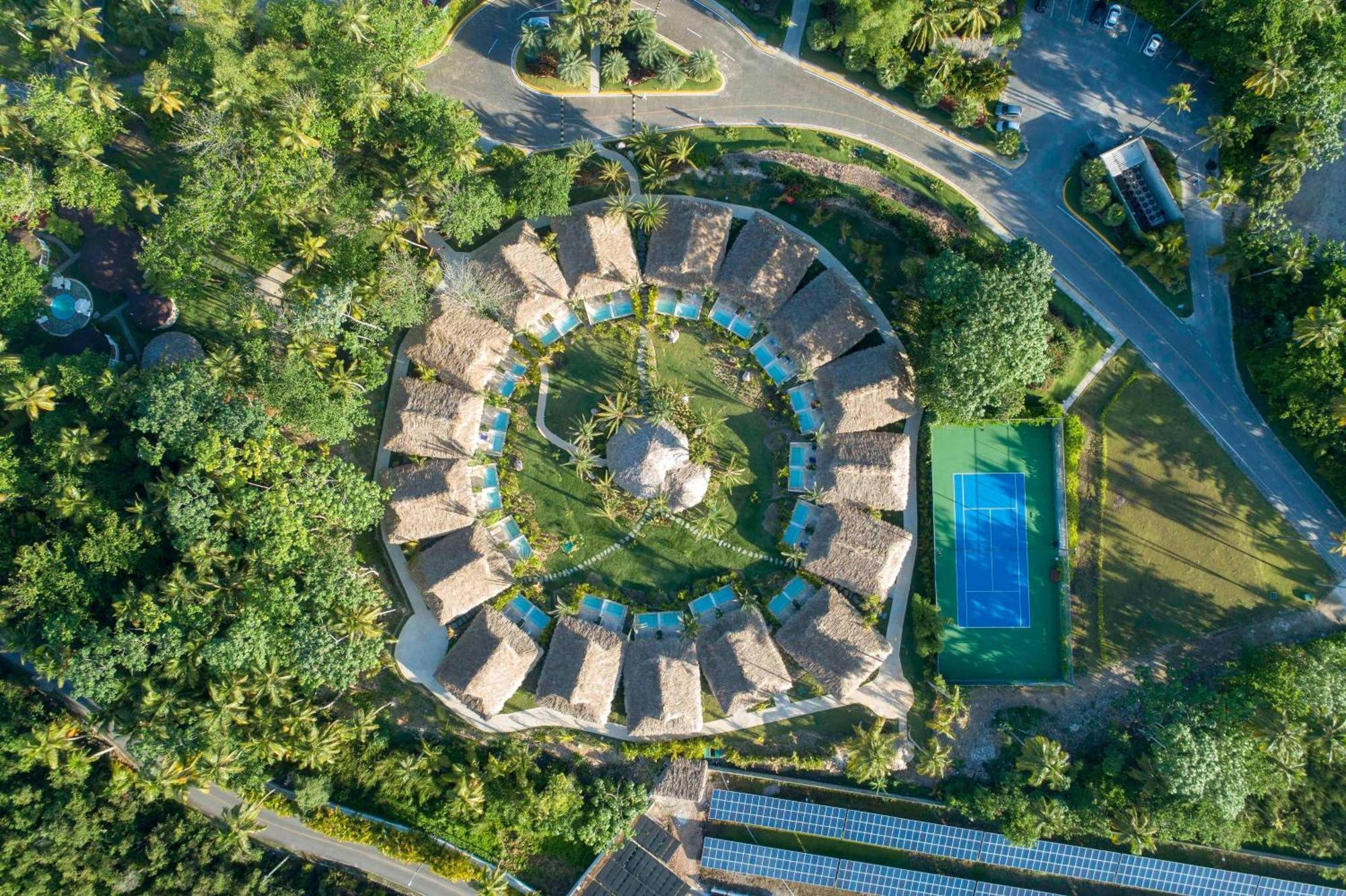 فيفا ويندام في سامانا - منتجع شامل الكل، للكبار فقط لاس تاريناس المظهر الخارجي الصورة Aerial view of the resort