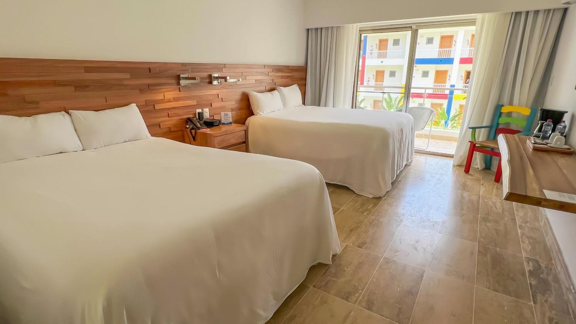 فيفا ويندام في سامانا - منتجع شامل الكل، للكبار فقط لاس تاريناس المظهر الخارجي الصورة A room at the hotel